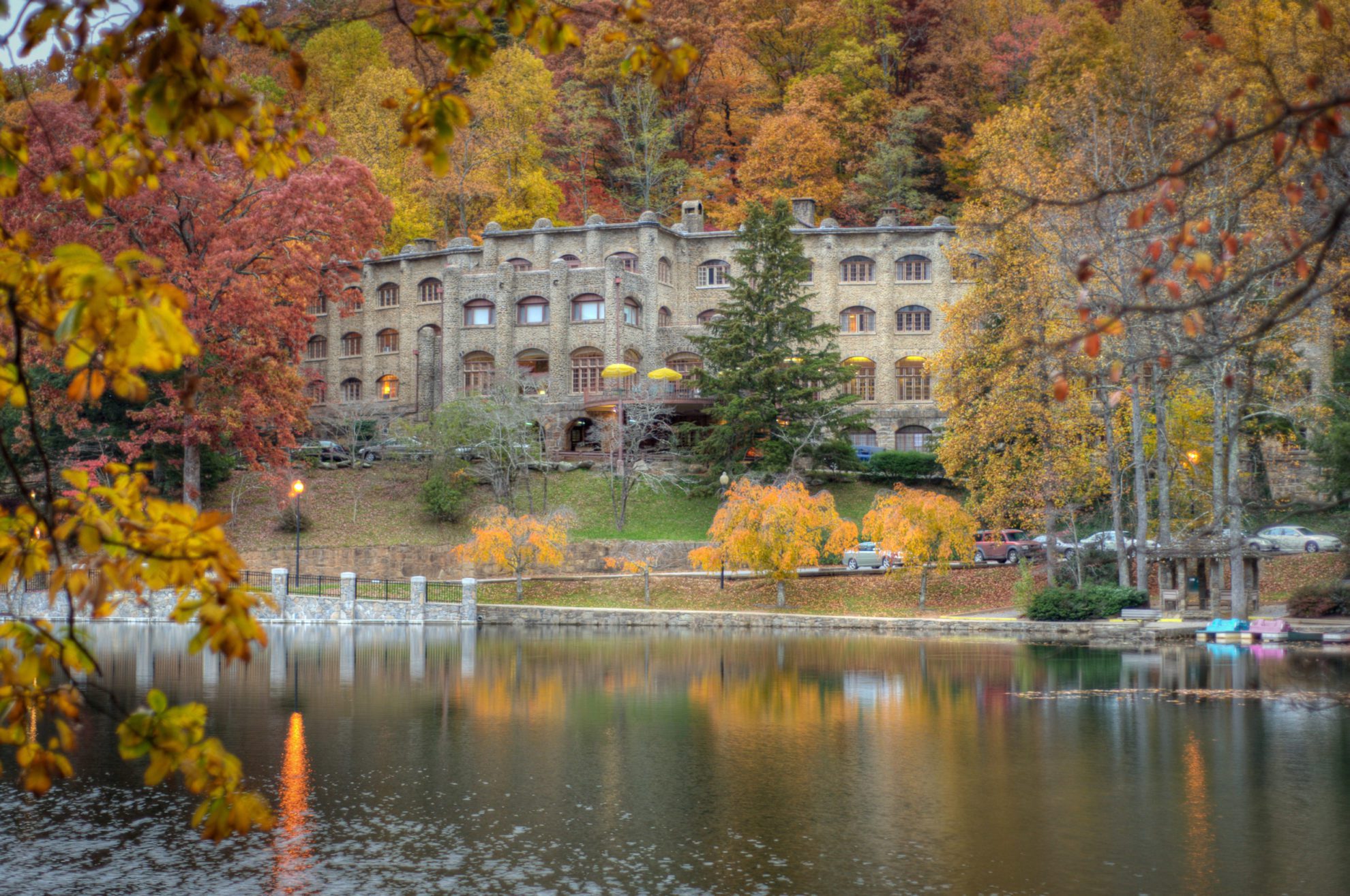 Lake Susan and Assembly Inn during the Fall.