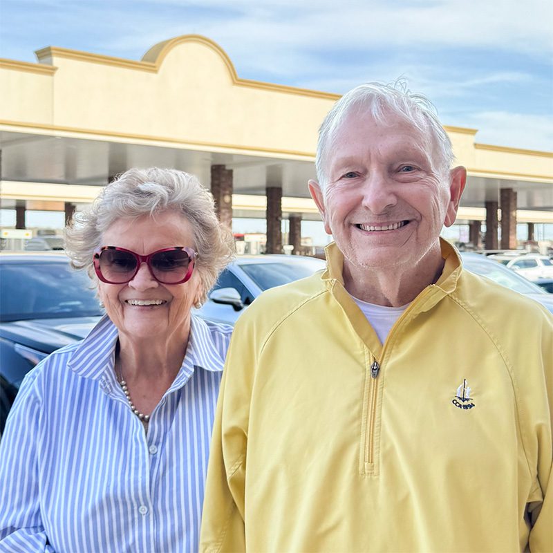 Portrait of Ann and Bill Straughn.